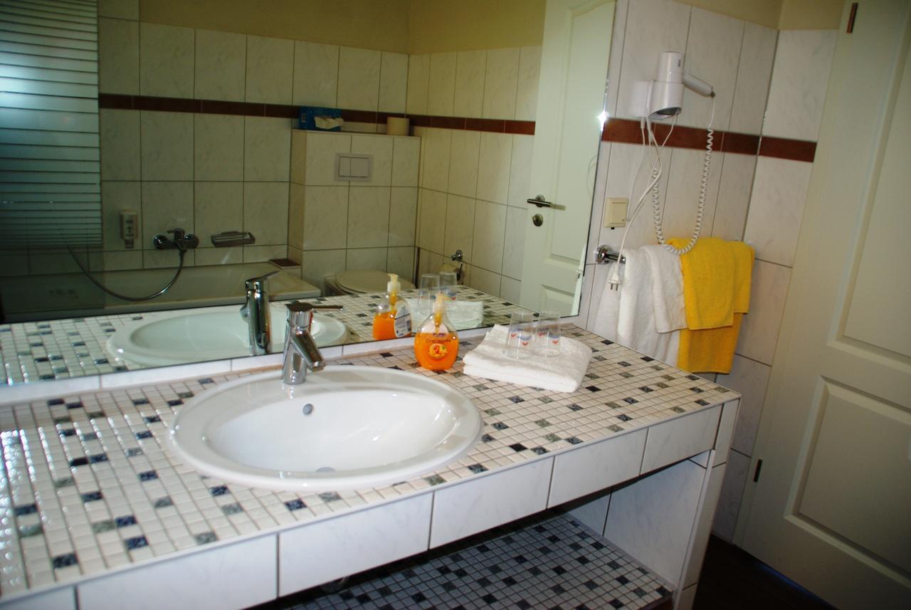 Landhotel Heidekrug Dohma Стая снимка